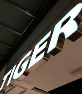 LETRAS CORPÓREAS LUMINOSAS ACERO